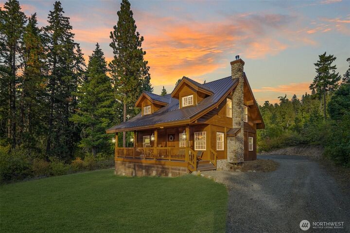 Property Photo: 120 Noble Place WA 98922