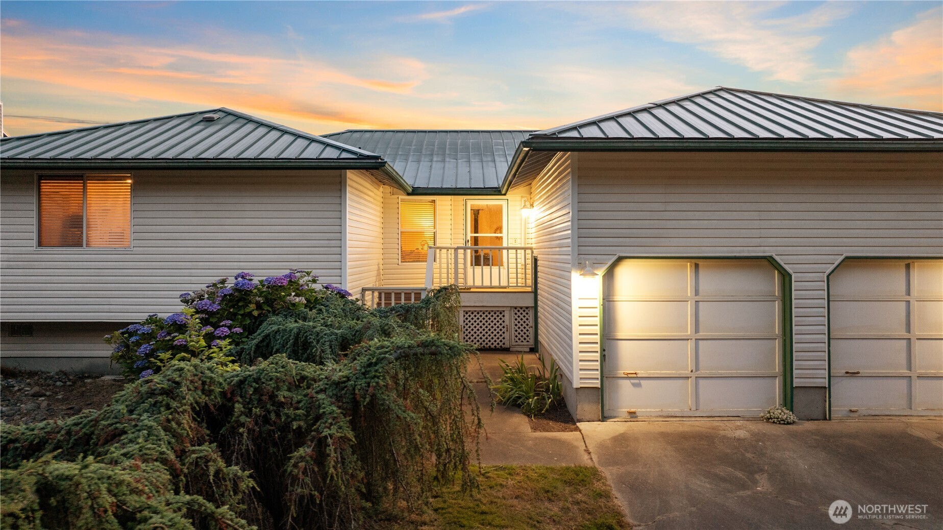 Property Photo:  2377  West Beach Road  WA 98277 