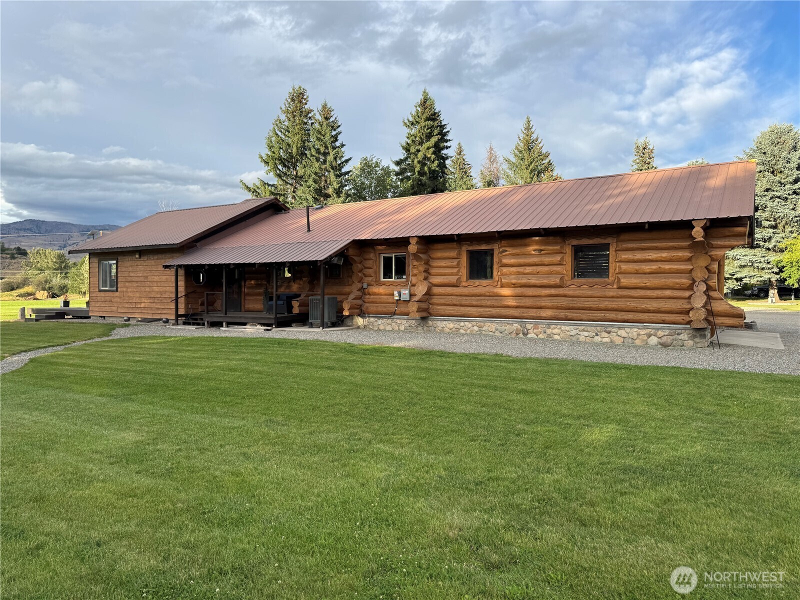 Property Photo:  8  Iris Lane  WA 98856 
