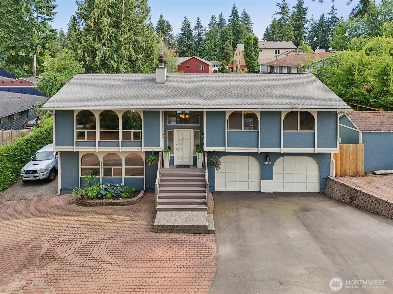 Property Photo: 17837 Ashworth Ave N WA 98133
