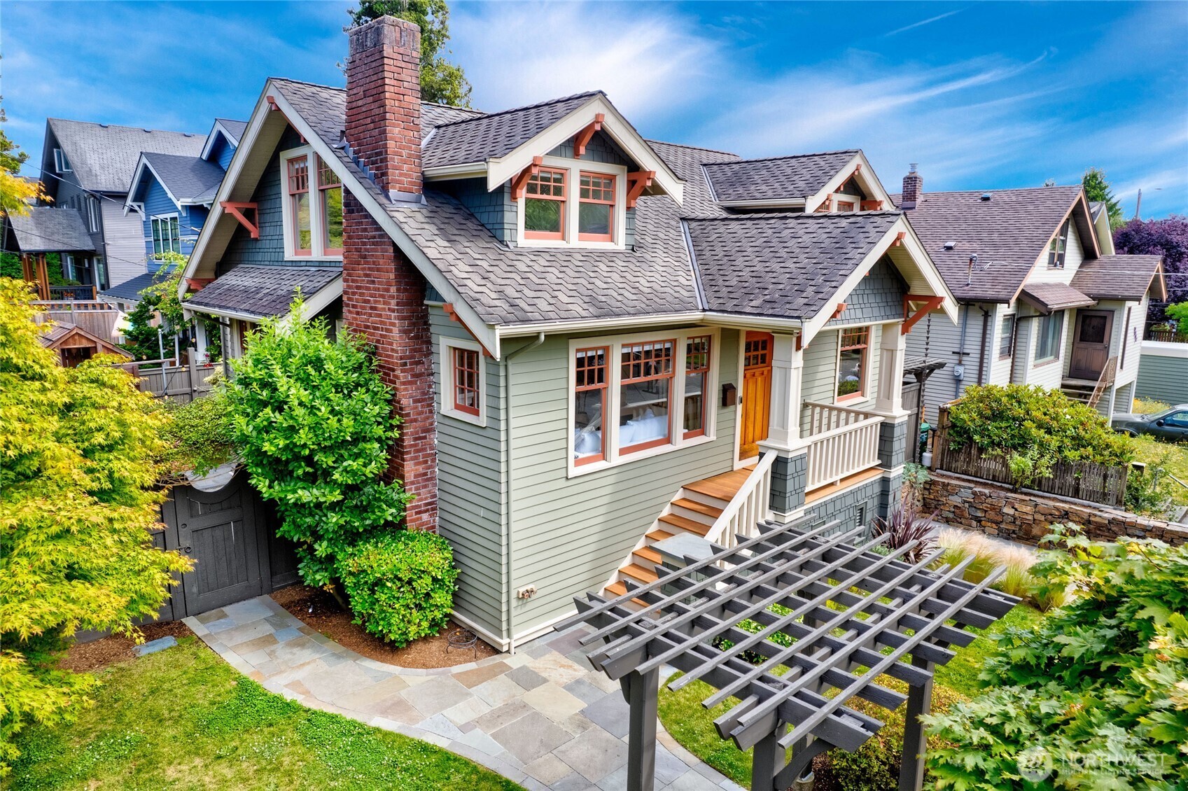 Property Photo: 7016 Fremont Avenue N WA 98103