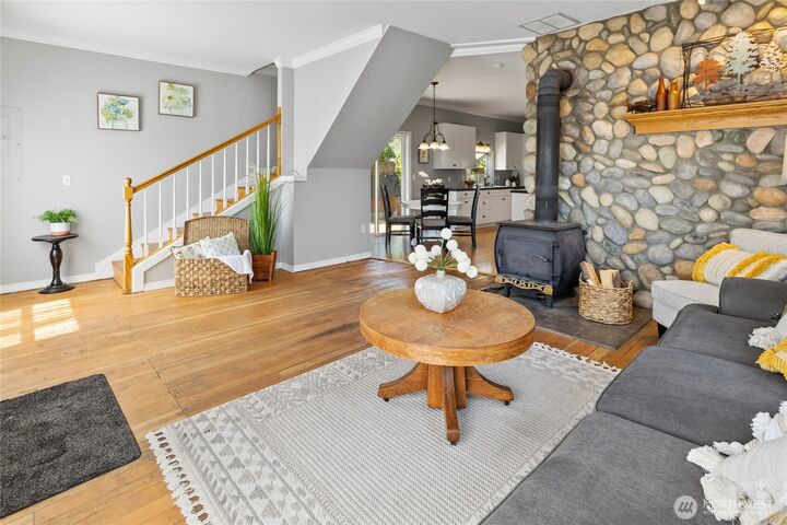 Property Photo: 105 E Second Street WA 98922
