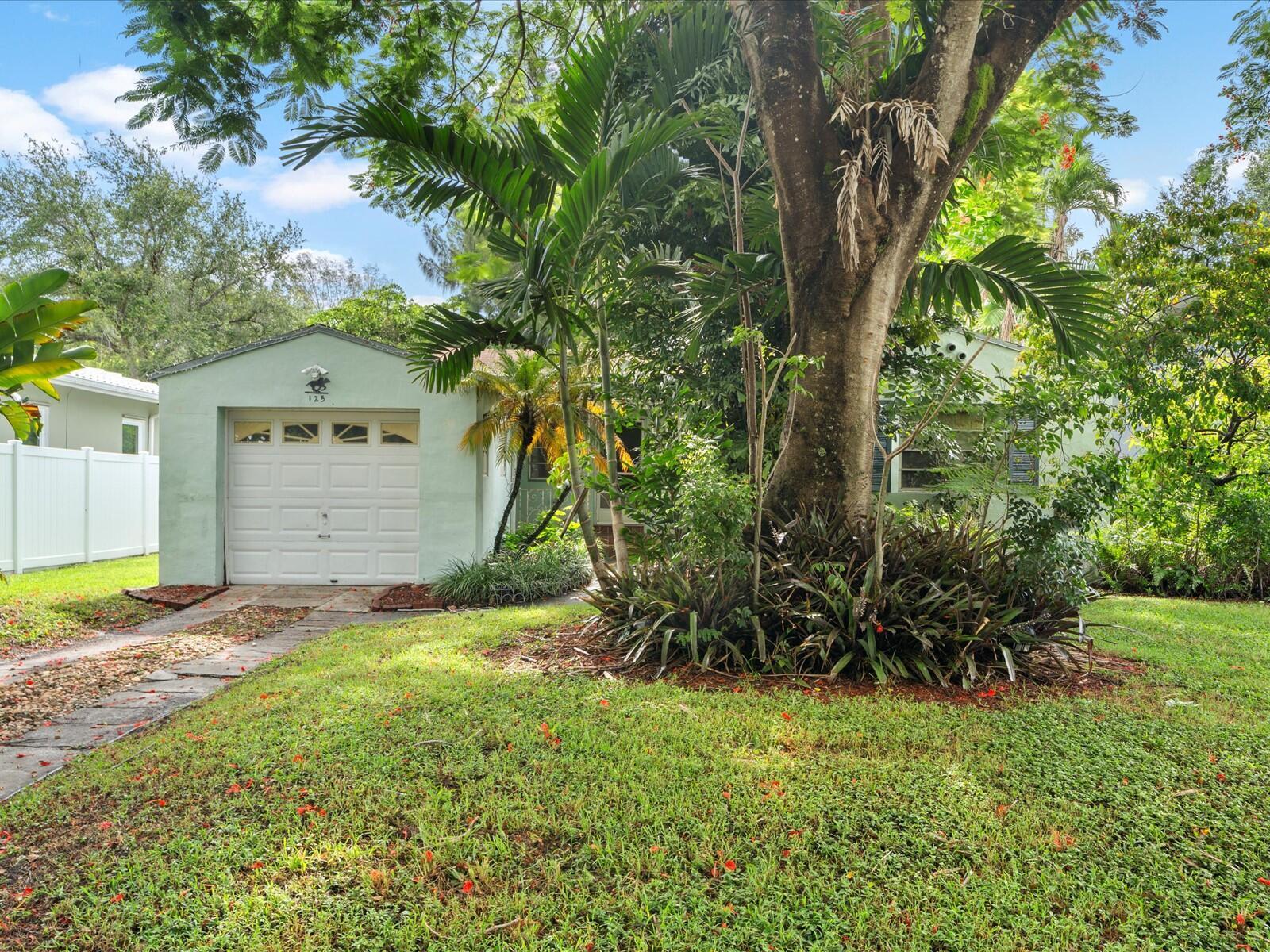 Property Photo: 125 South Drive FL 33166
