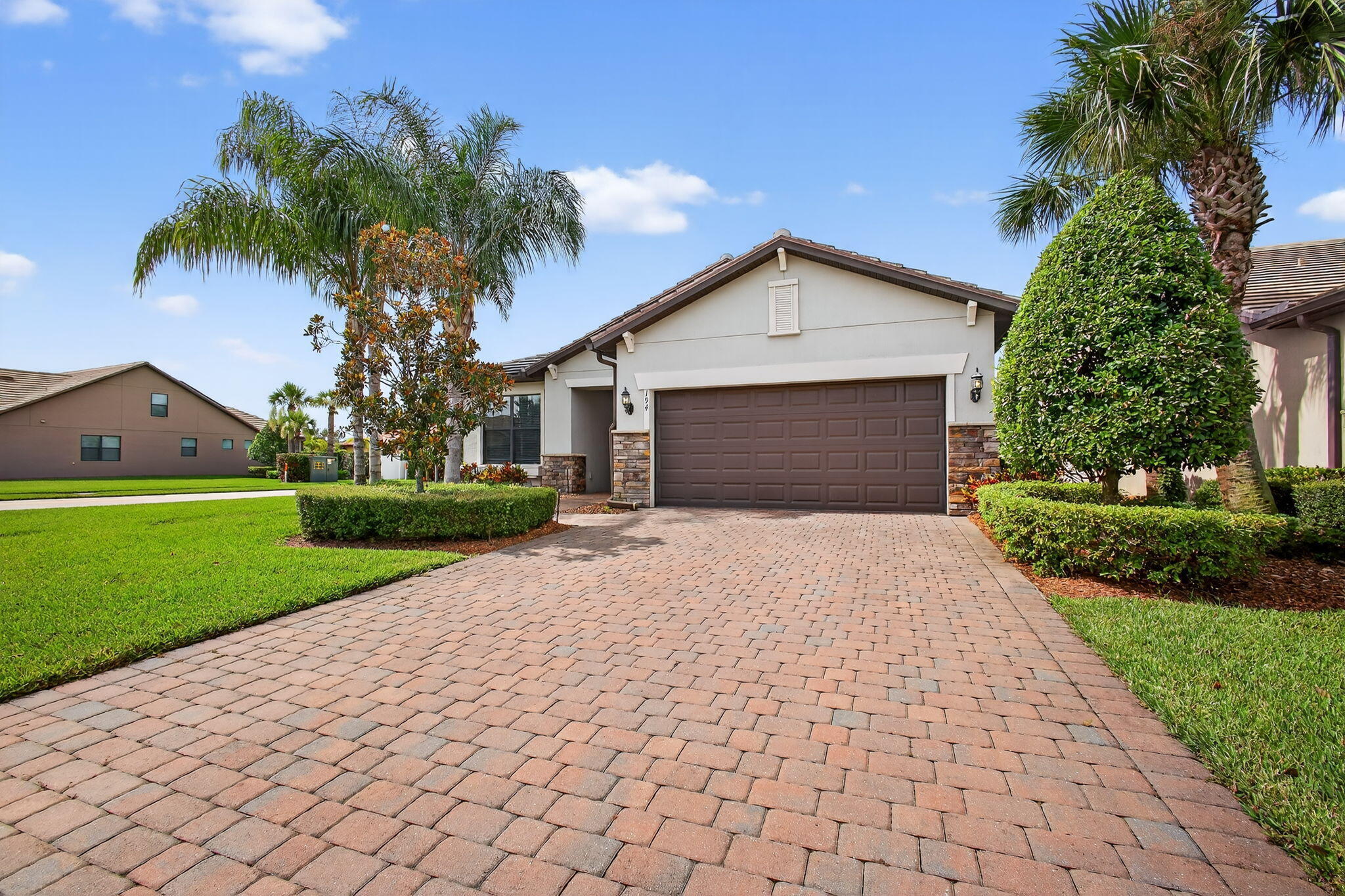 Property Photo: 194 SE Courances Drive FL 34984