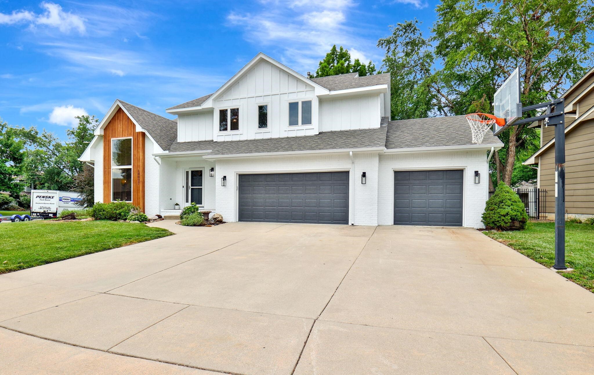 Property Photo: 10027 W Jamesburg St KS 67212