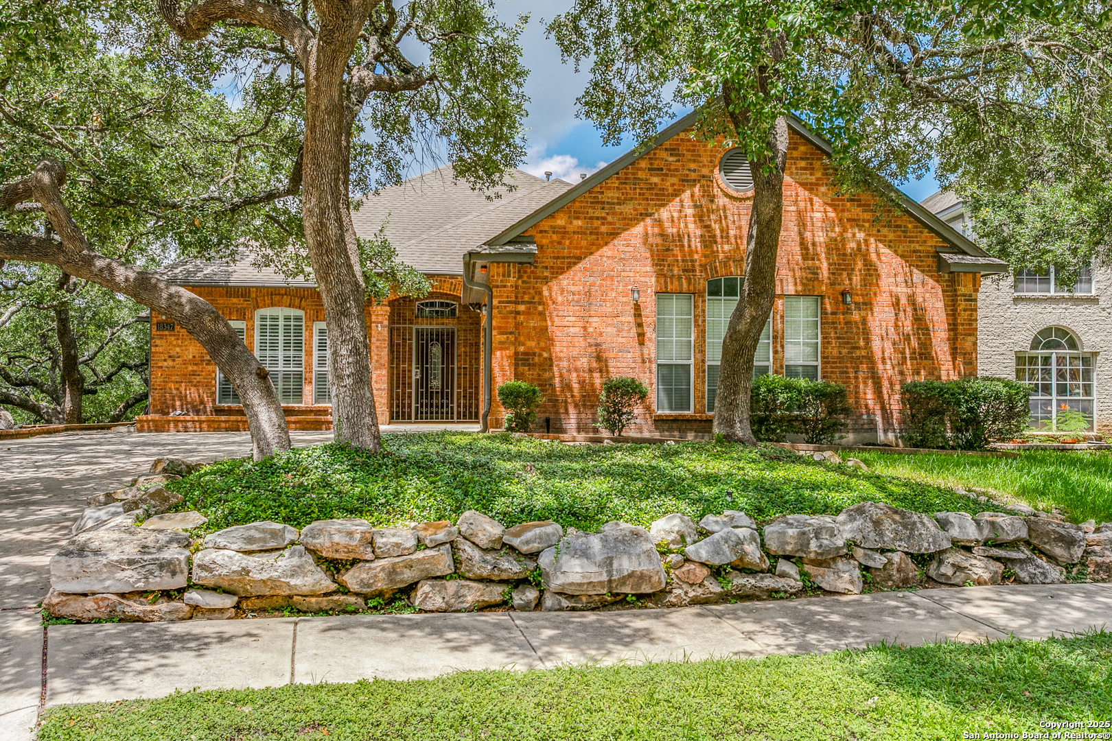 18347 Edwards Blf  San Antonio TX 78259 photo