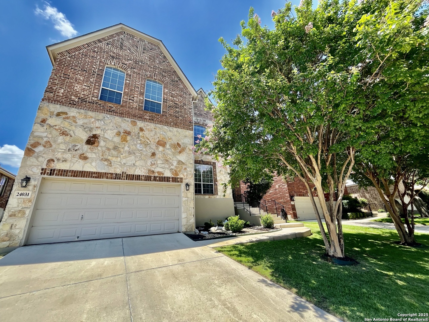 Property Photo:  24031 Canyon Row  TX 78260 