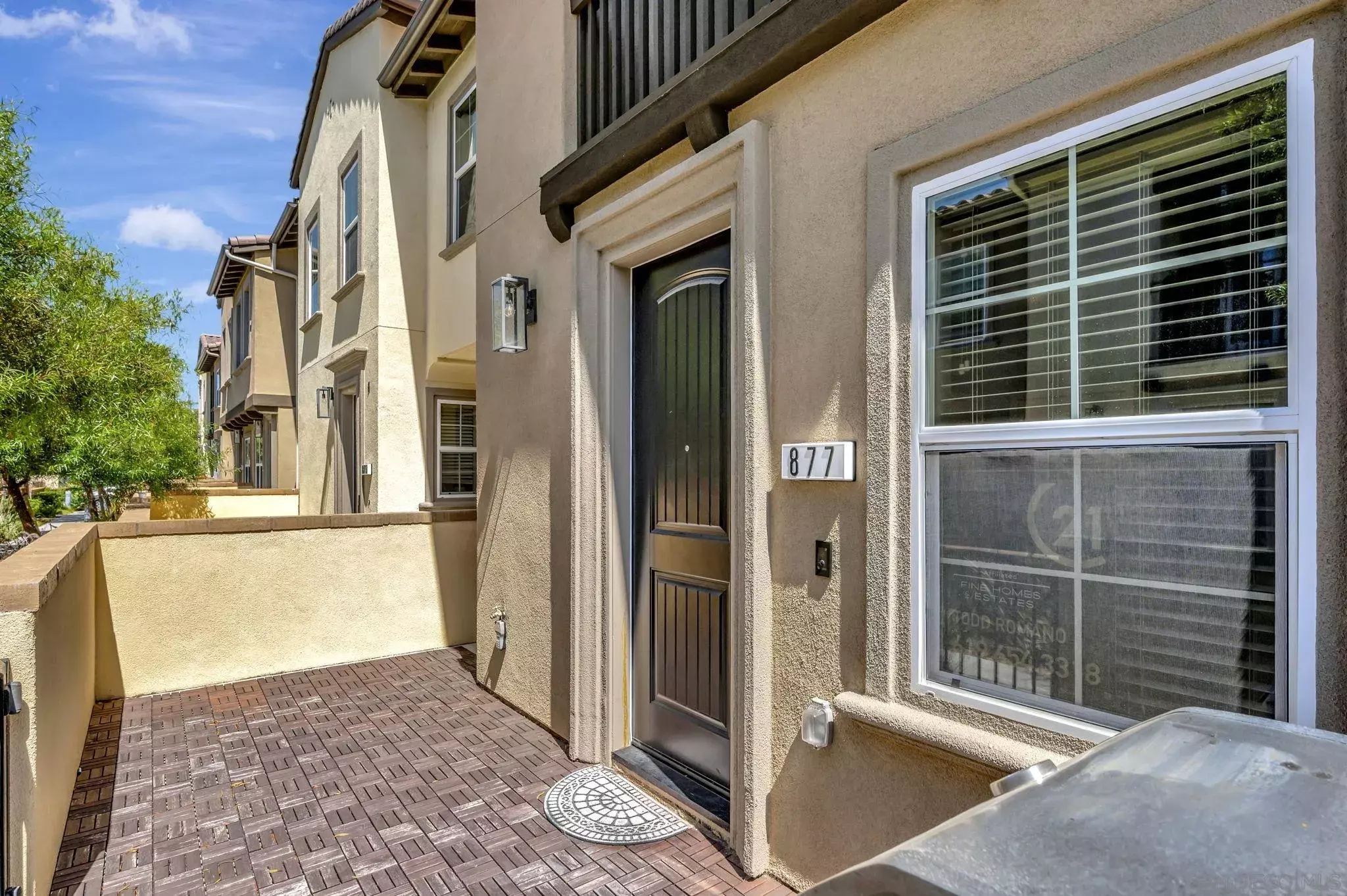 Property Photo: 877 Blackstone Dr CA 92078
