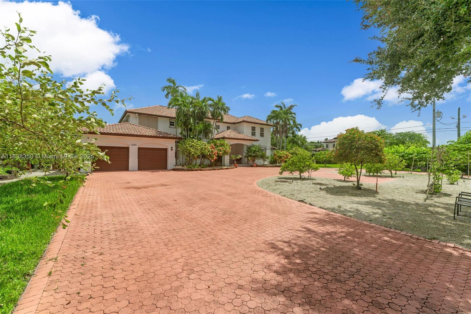 Property Photo: 10201 SW 62nd St FL 33173