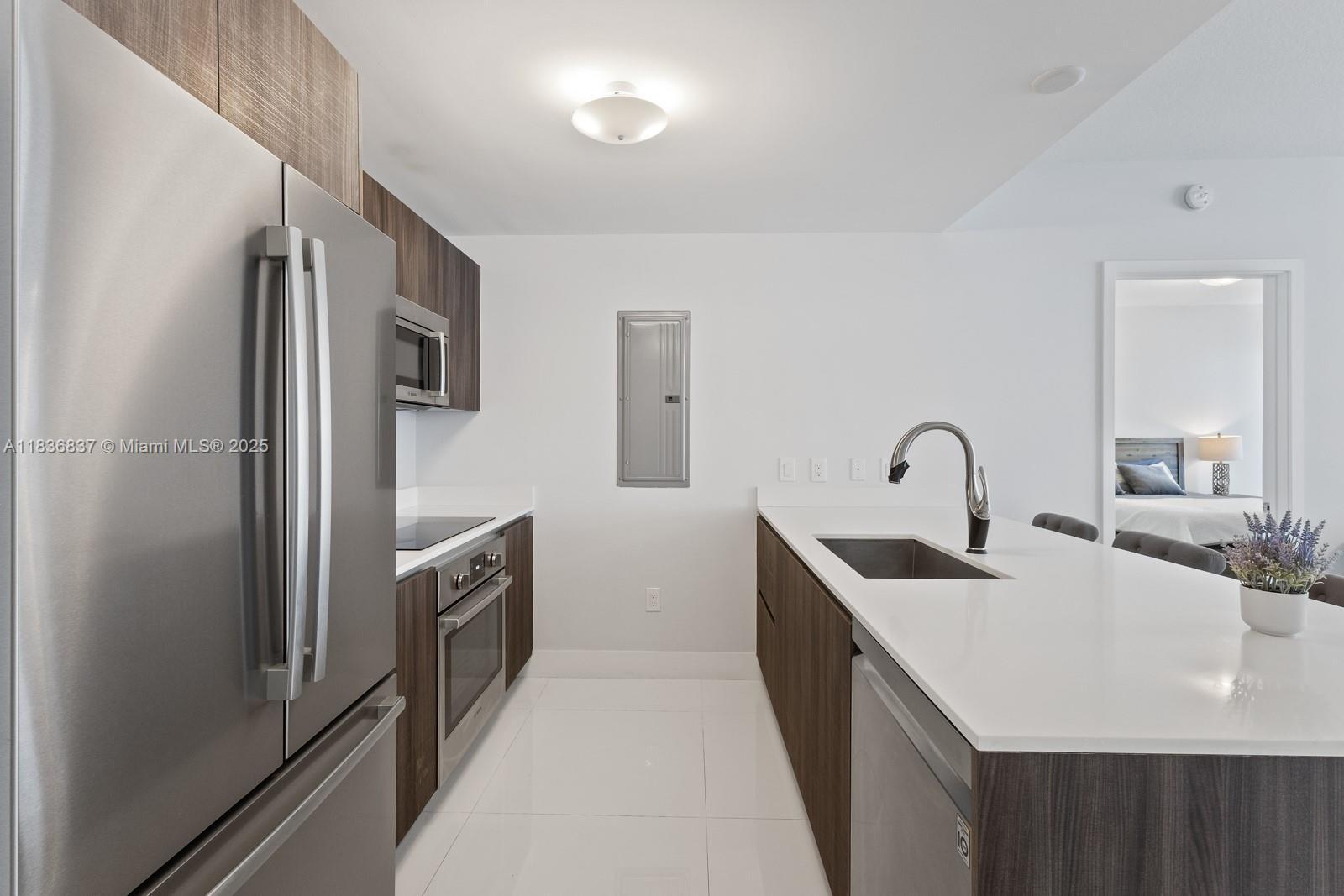 Property Photo: 488 NE 18th St 509 FL 33132
