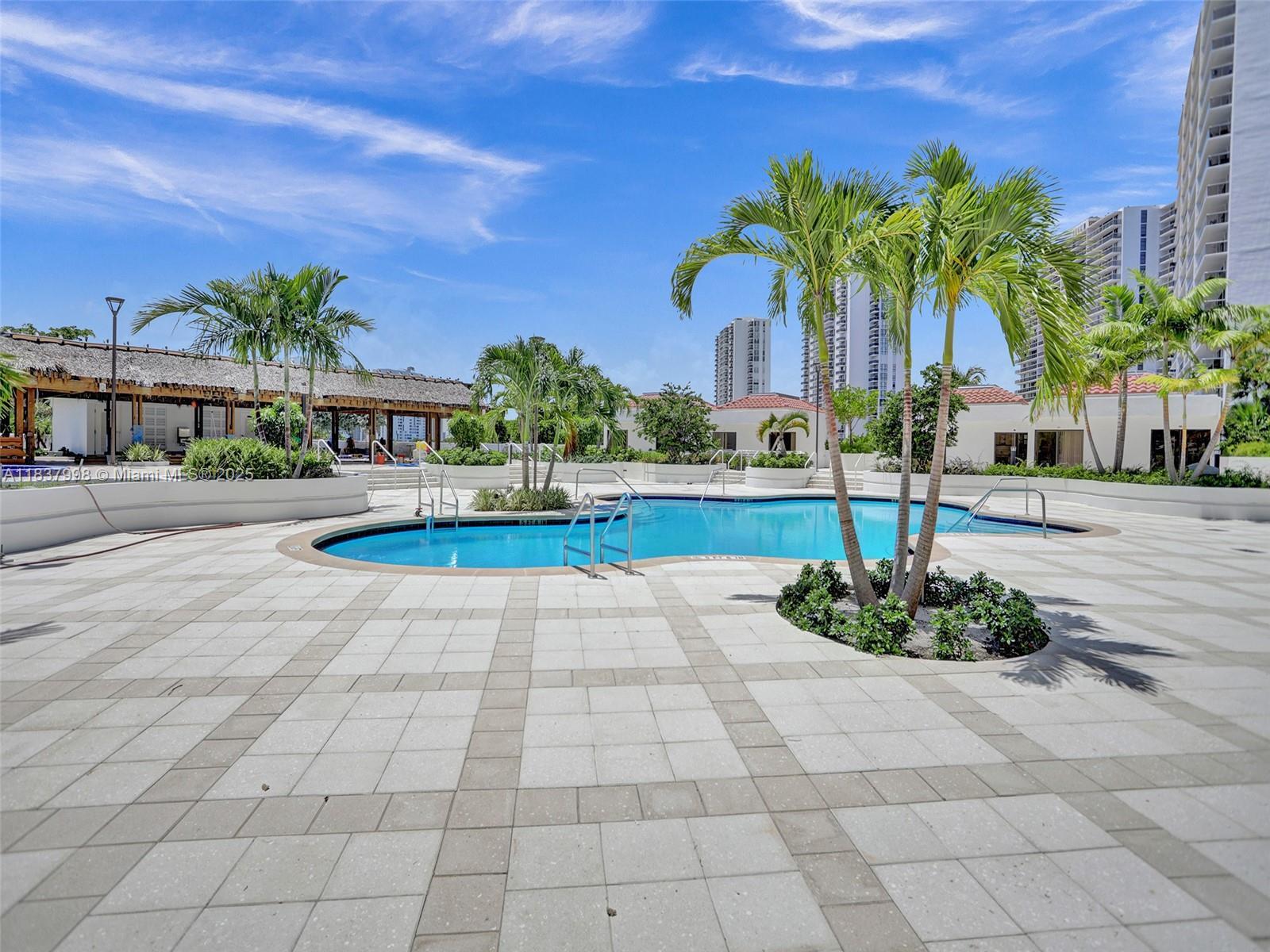 Property Photo:  20281 E Country Club Dr 1801  FL 33180 