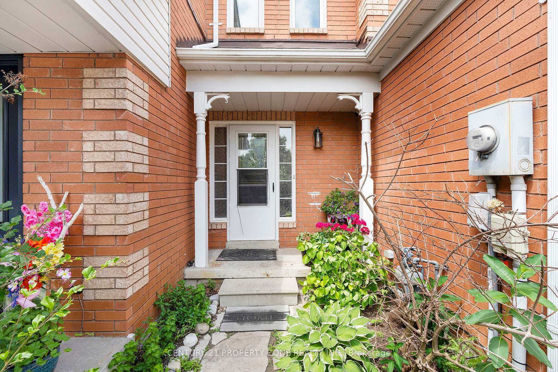 Photo de la propriété:  50 Wilkins Crescent  ON L1E 3B6 