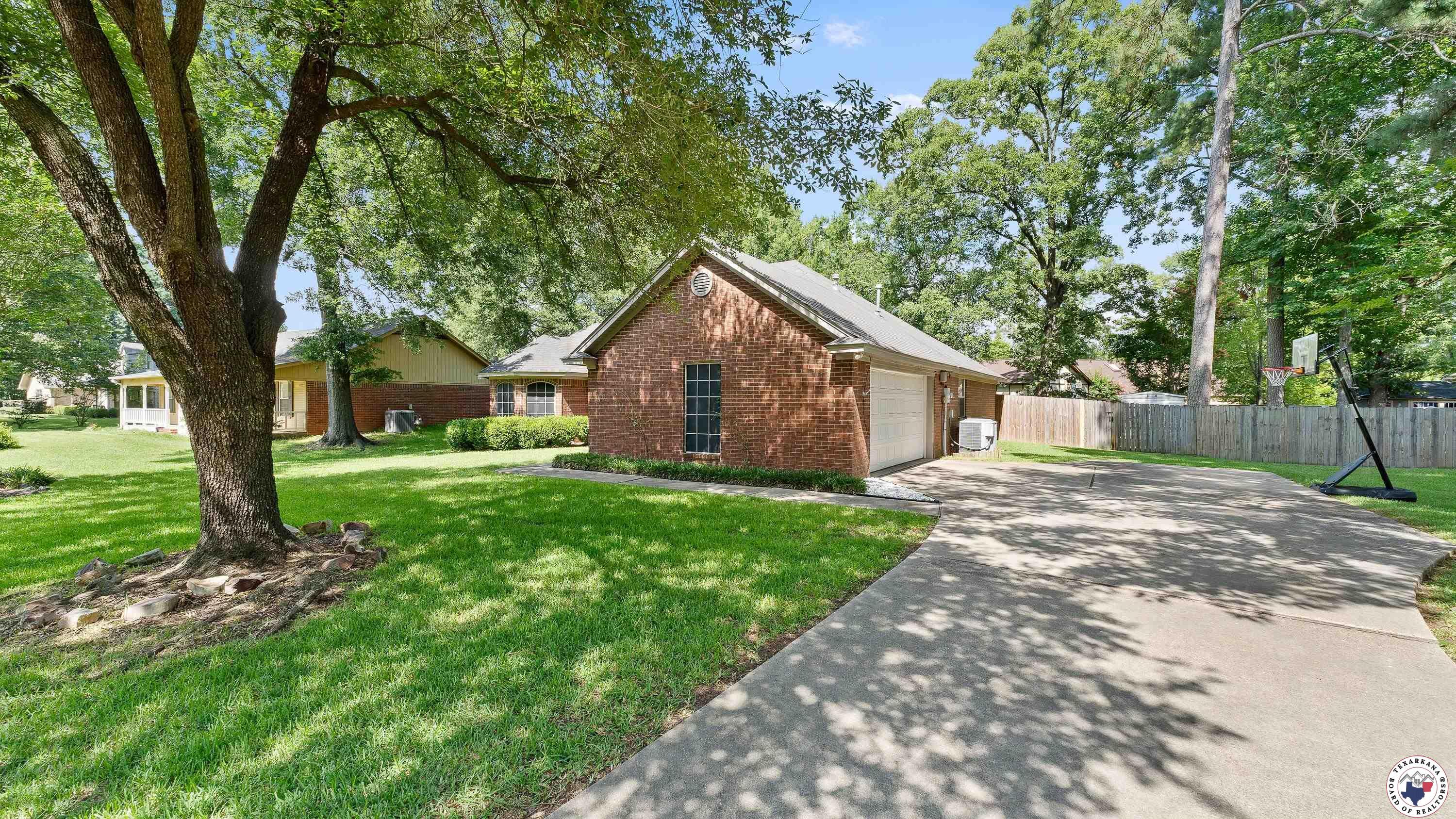 Property Photo:  6304 Willowcreek Circle  TX 75503 