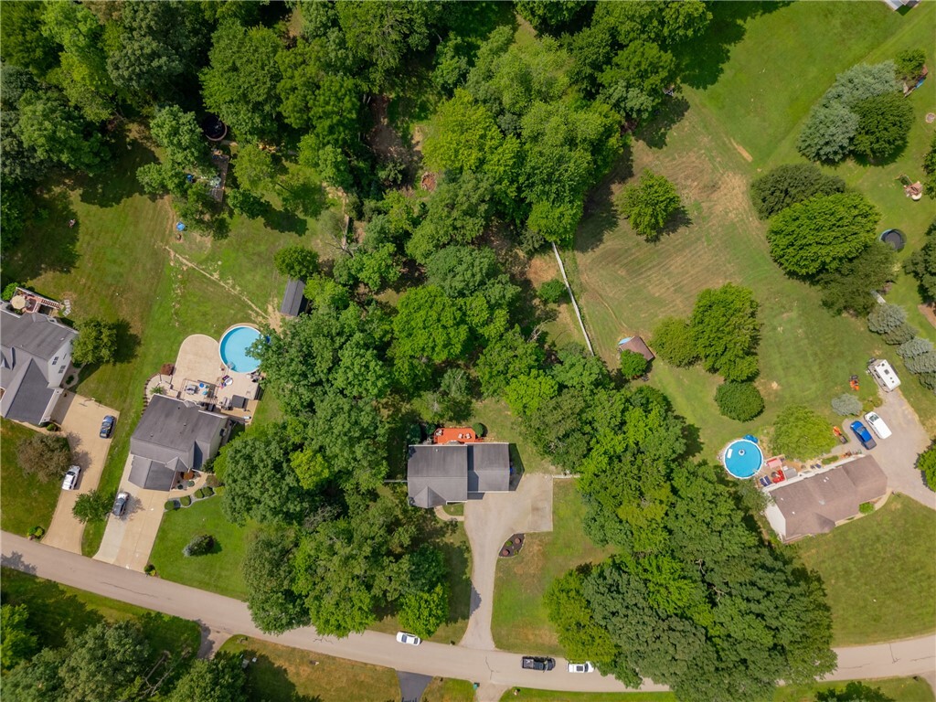 Property Photo: 114 Franklin Oaks Drive PA 16001