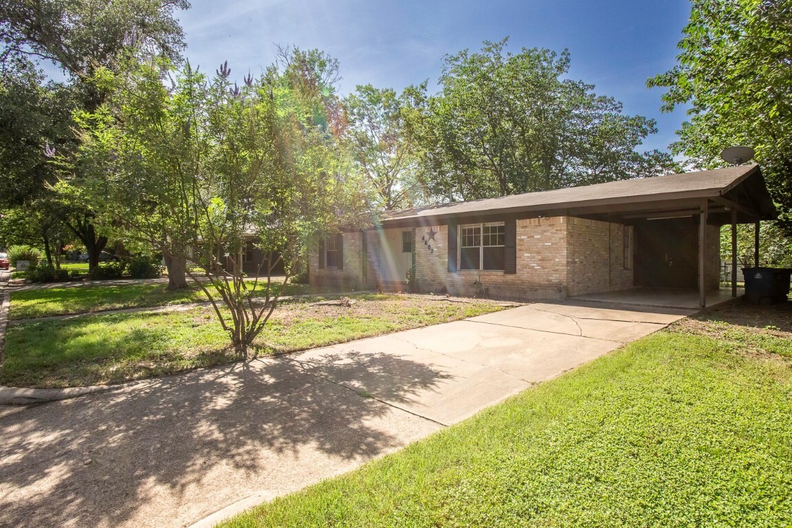 Property Photo:  4807 Sylvandale Drive  TX 78745 