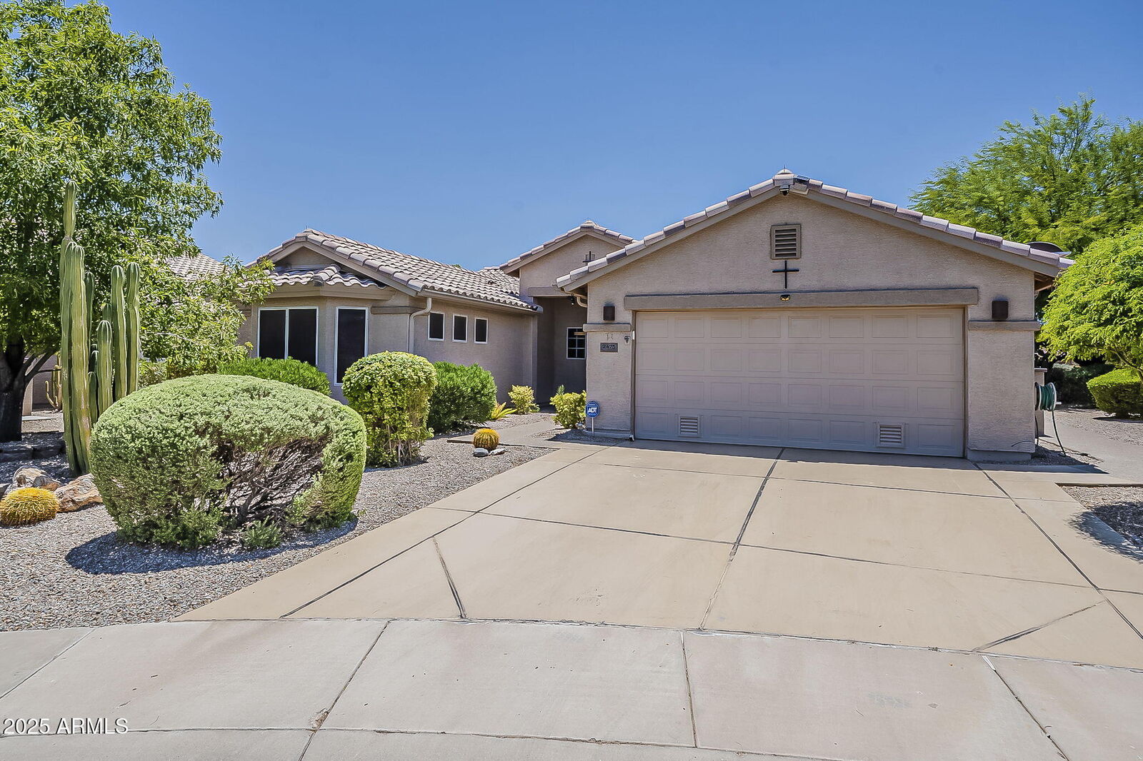 Property Photo:  2475 E Golden Court  AZ 85194 