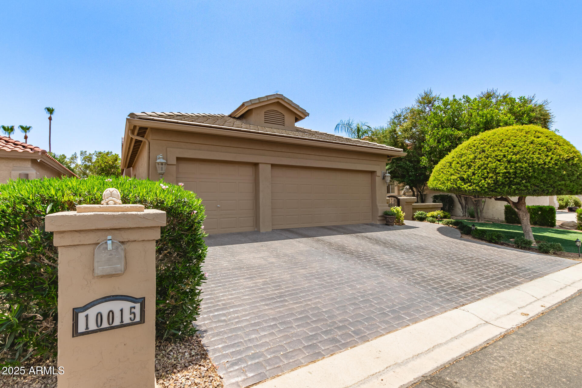 Property Photo: 10015 E Nacoma Court AZ 85248