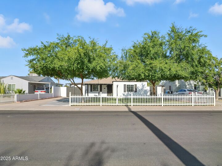 Property Photo:  4006 N 11th Avenue  AZ 85013 