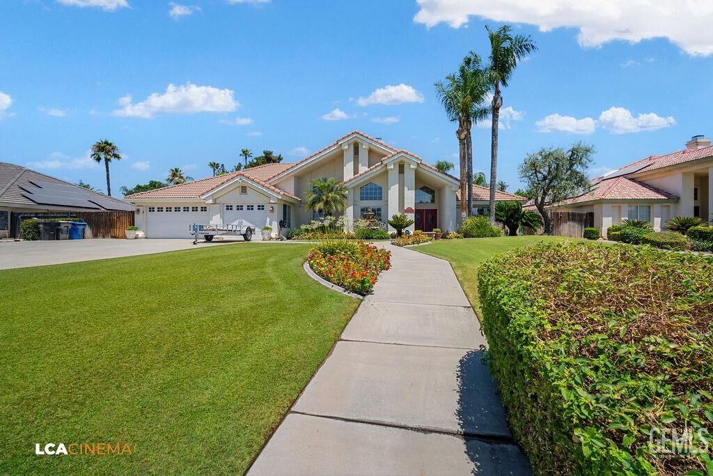 Property Photo: 13400 Pergola Avenue CA 93314
