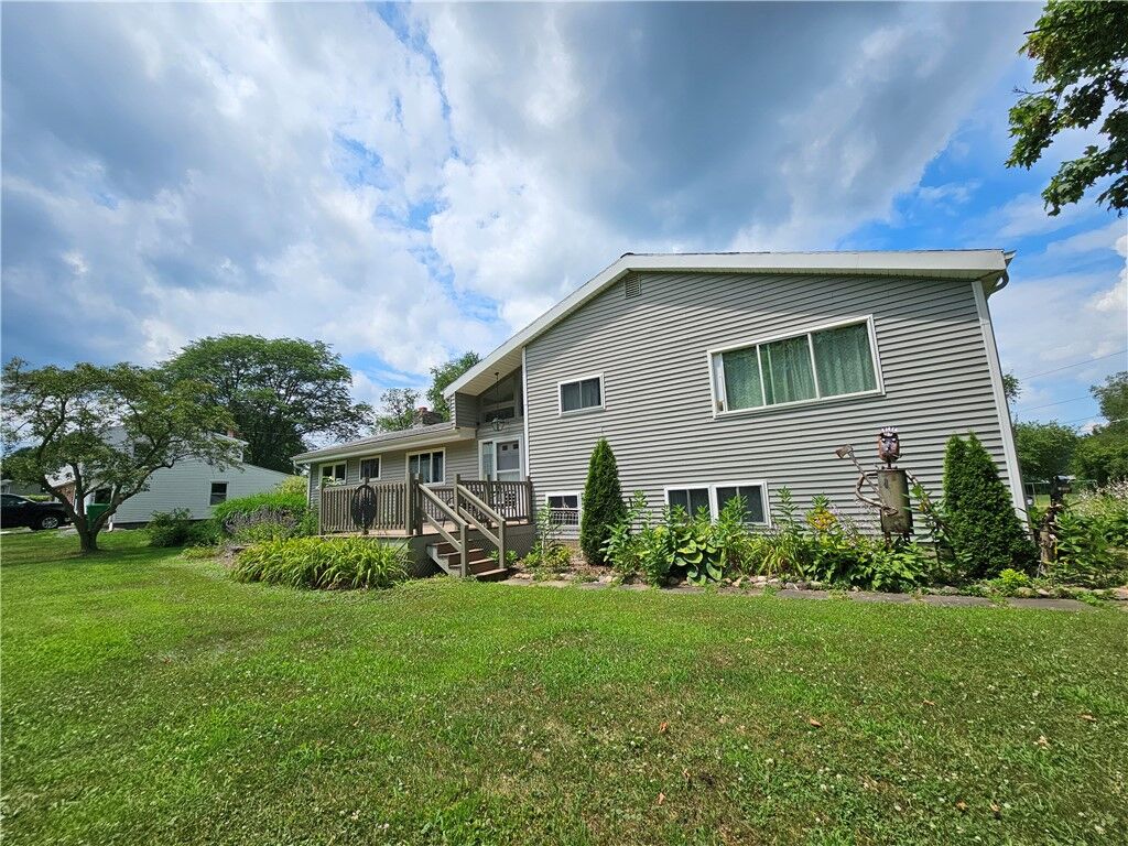 Property Photo:  42 Pine Circle  NY 14845 