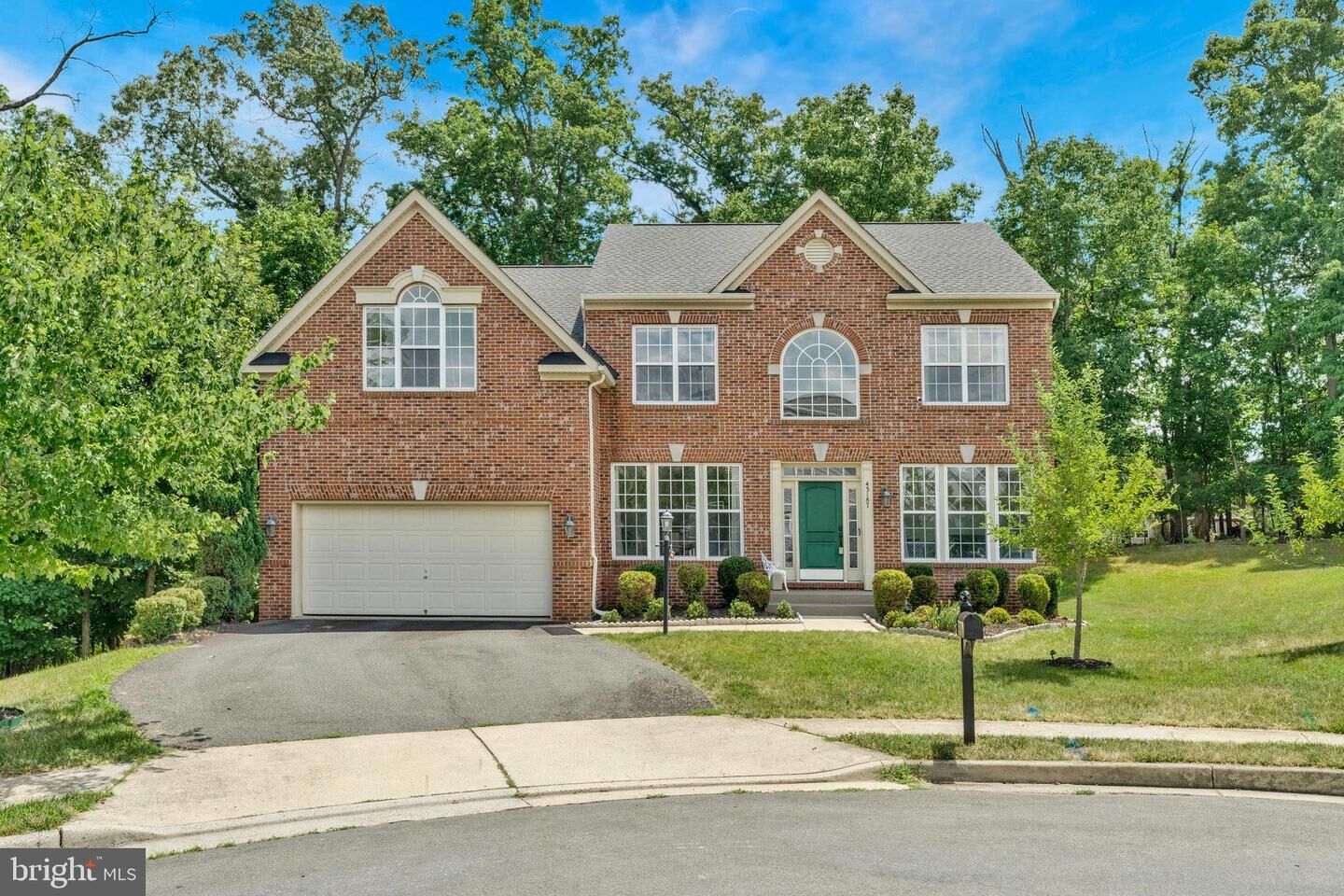Property Photo: 43187 Rosehaven Place VA 20176