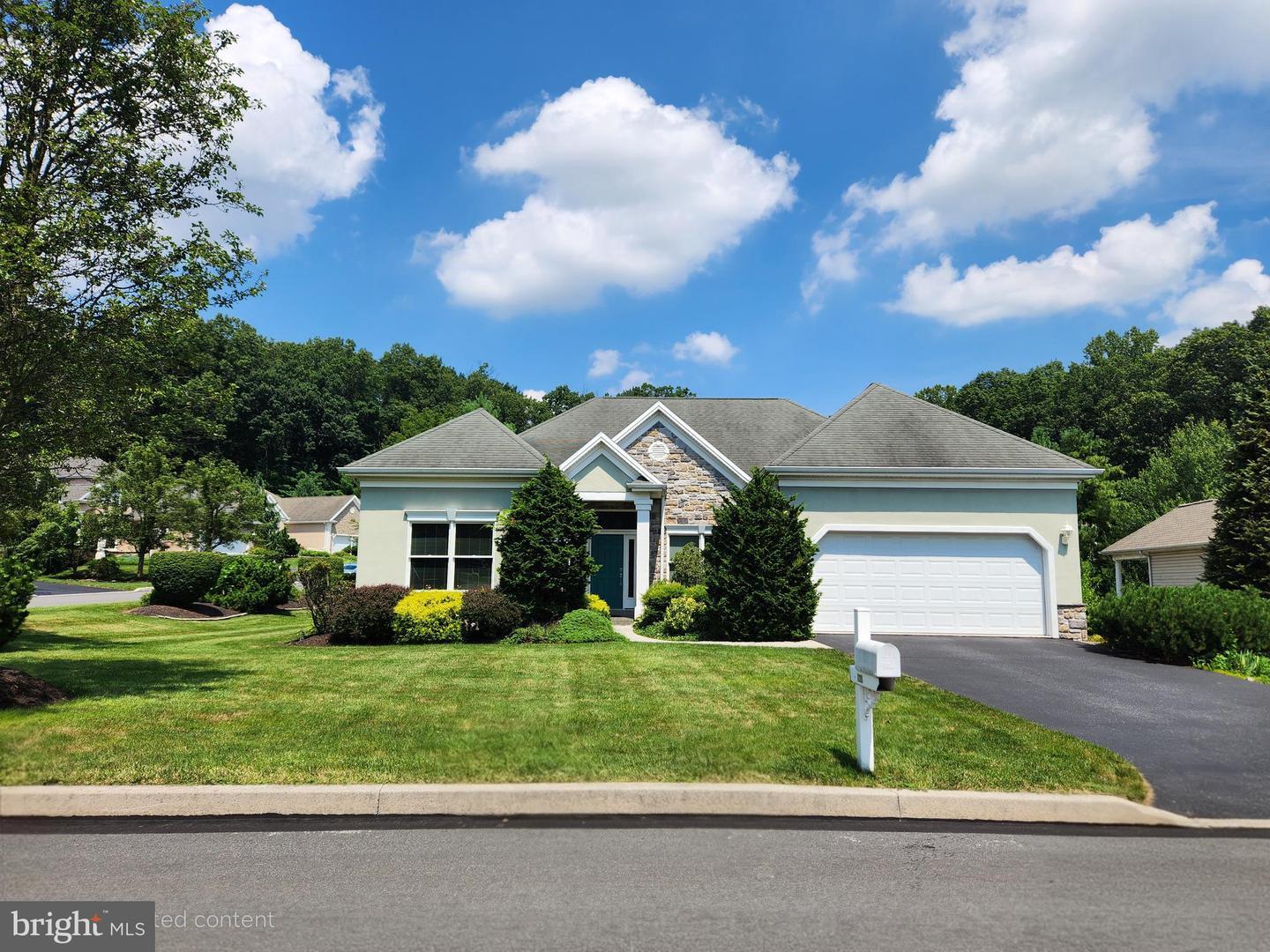 125 Windrush Lane  Mechanicsburg PA 17055 photo