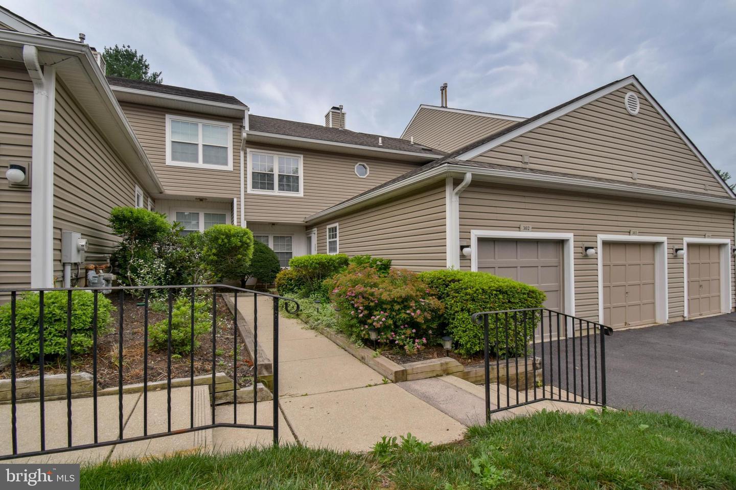 302 Stanton Court 302  Glen Mills PA 19342 photo