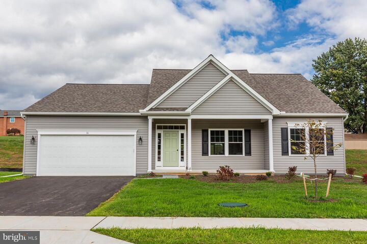 Property Photo:  16 Ridgewood Road (Douglas)  PA 17566 