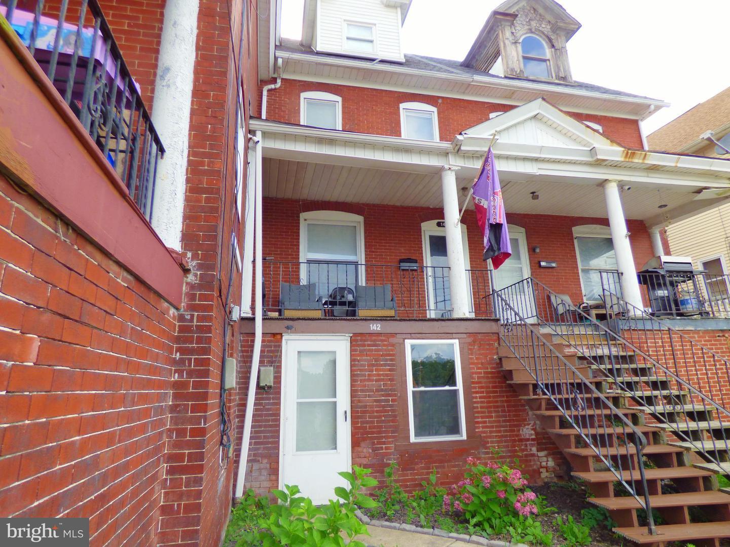 Property Photo: 142 Bankway Street PA 18235