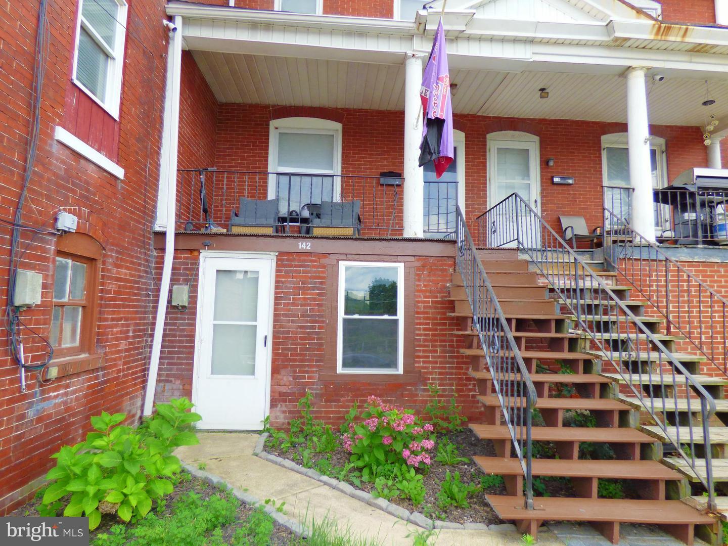 Property Photo: 142 Bankway Street PA 18235
