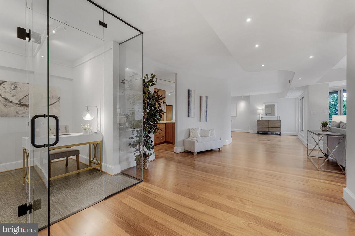 Property Photo:  4101 Cathedral Avenue NW 1202/1203  DC 20016 