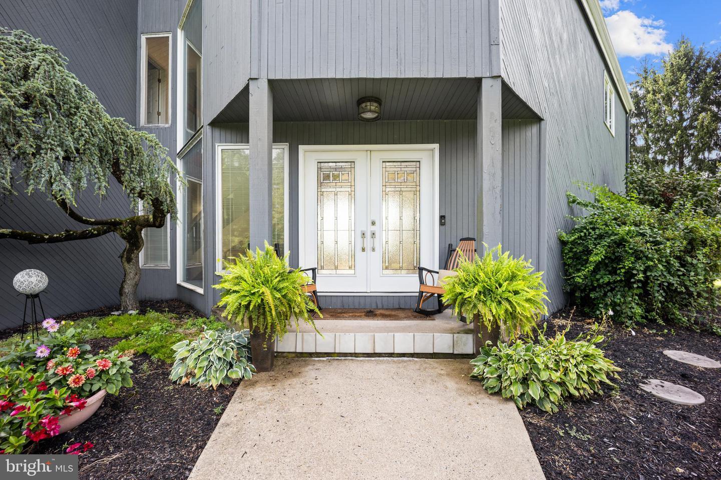 Property Photo:  215 E Dark Hollow Road  PA 18947 