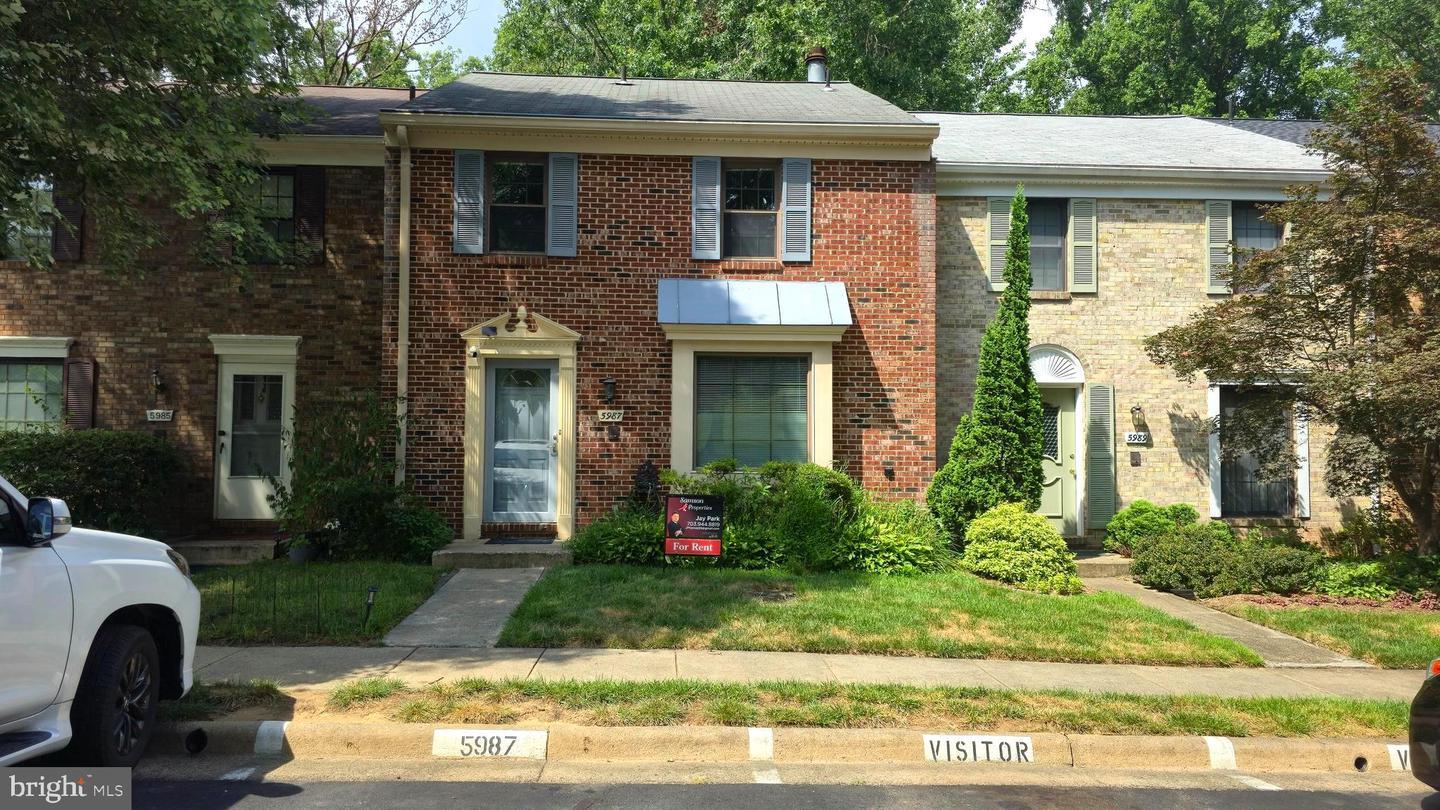 Property Photo: 5987 Clerkenwell Court VA 22015