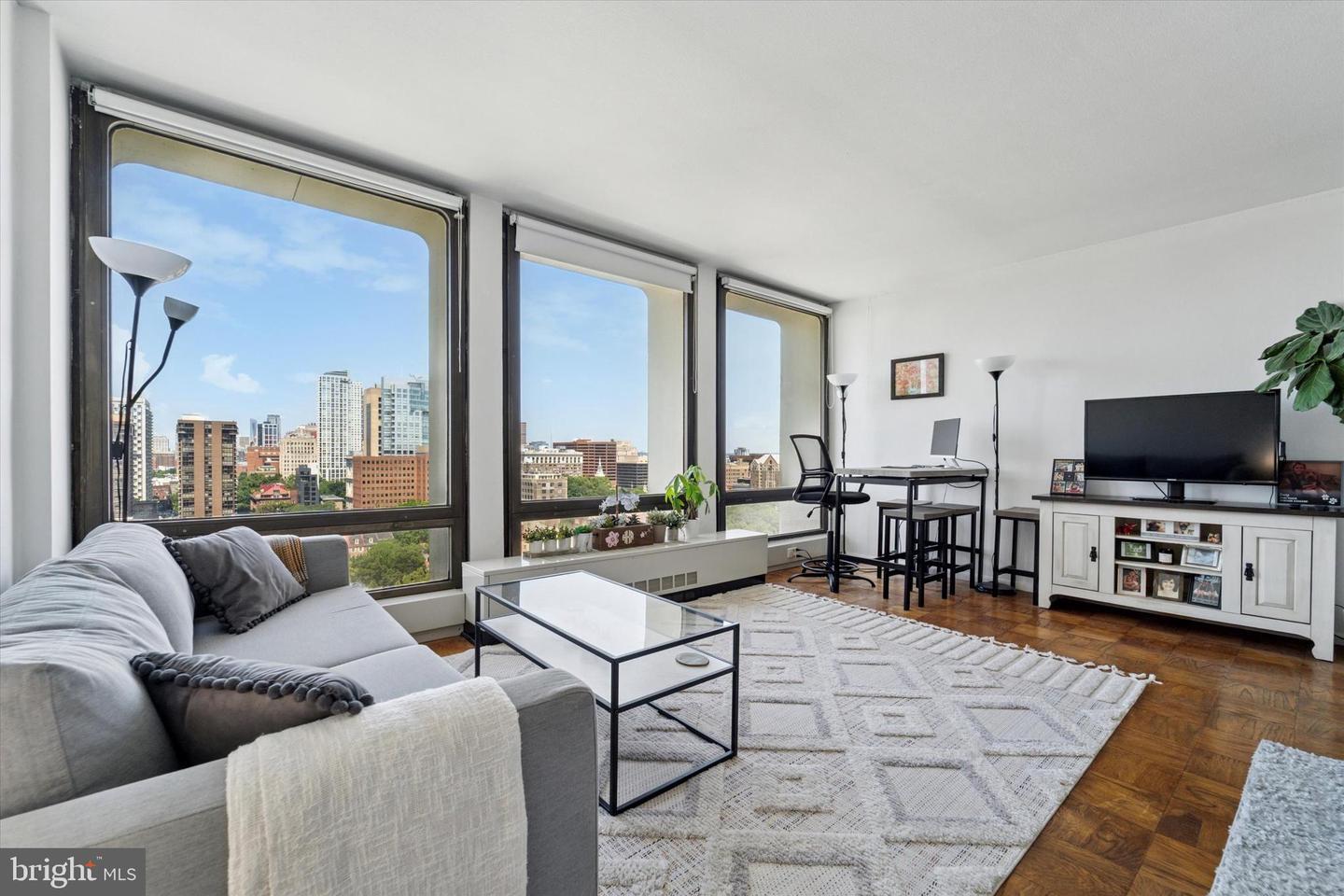 Property Photo: 210 Locust Street 19E PA 19106