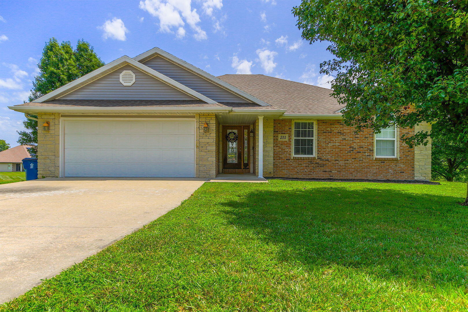 Property Photo: 215 Harwood St MO 65043