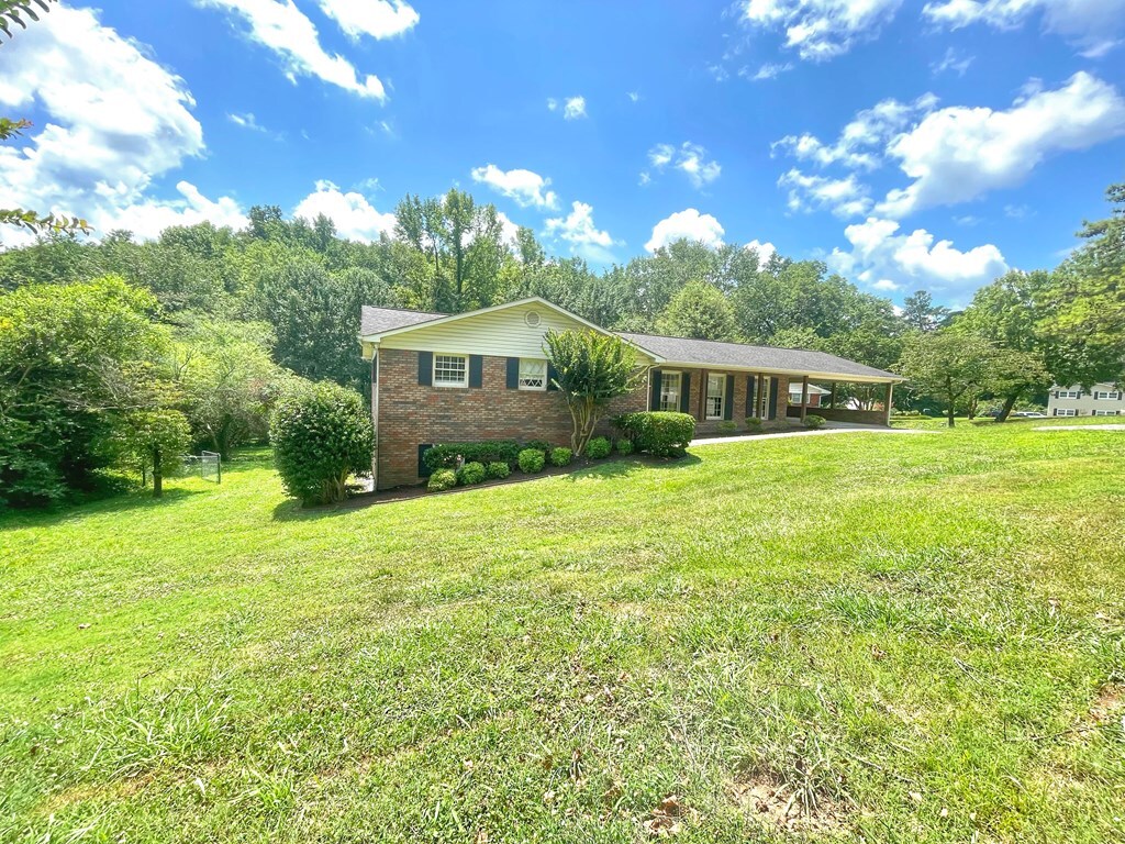 Property Photo:  1229 Valencia Drive  GA 30720 