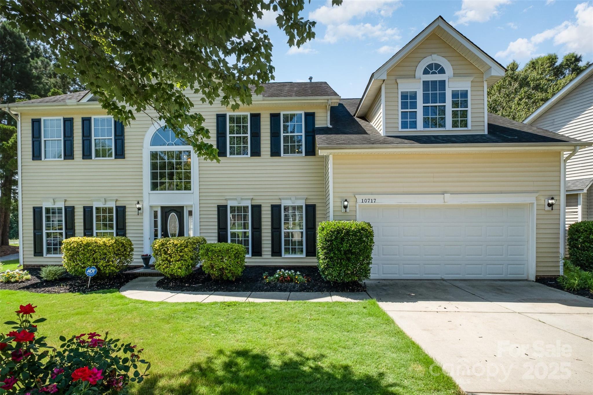 10717 Dapple Grey Lane  Charlotte NC 28213 photo