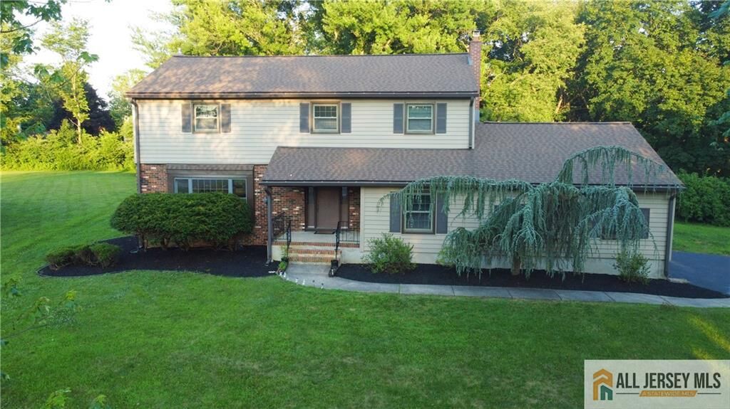 Property Photo:  11 Gunpowder Drive  NJ 08816 