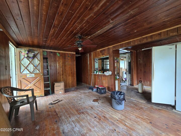 Property Photo: 153 Old Dairy Farm Road FL 32465