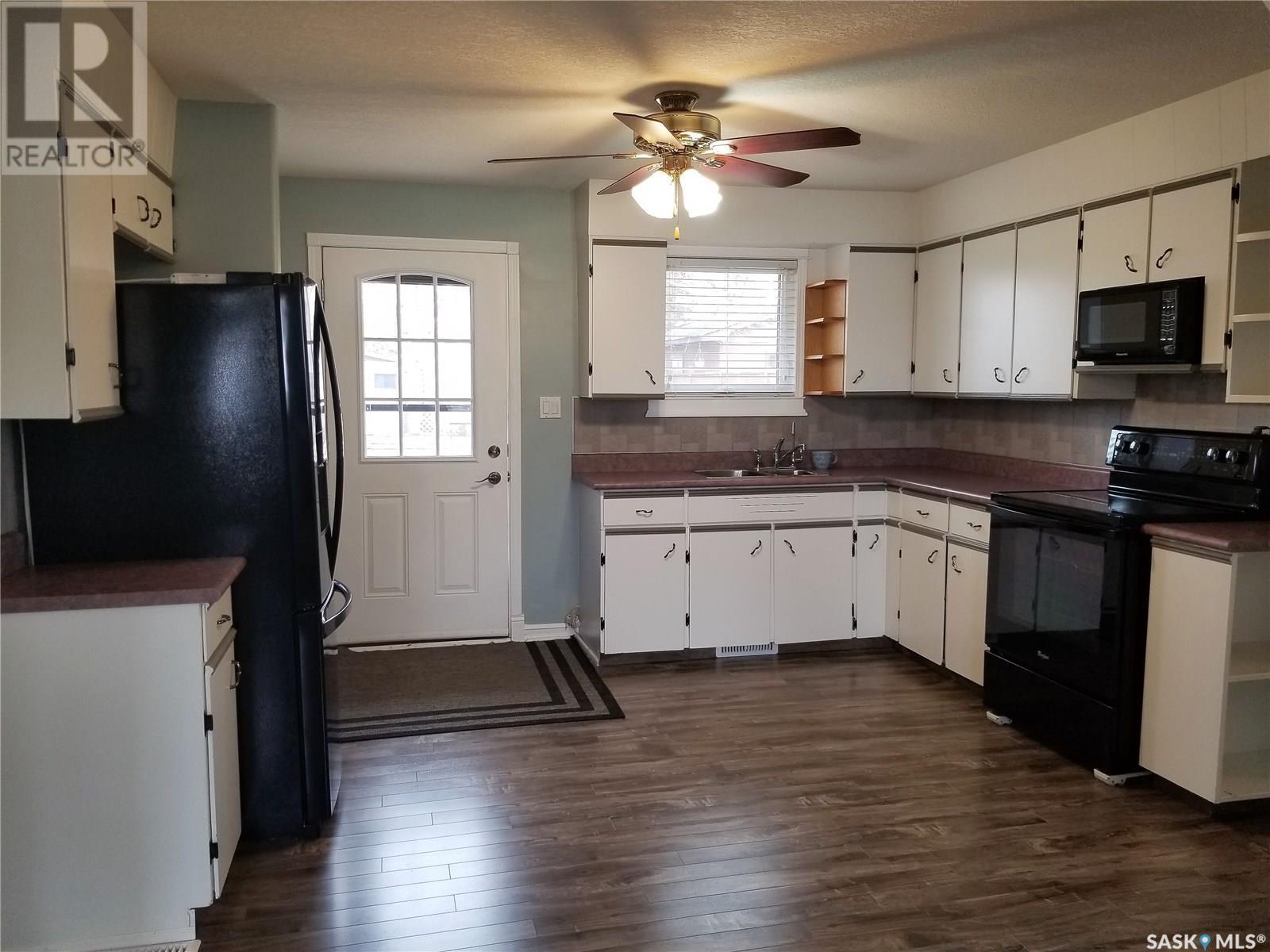 Property Photo: 105 Lillis Avenue SK S0G 3E0