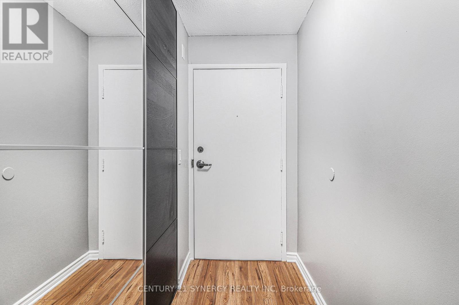 Property Photo:  475 Laurier Avenue West 405  ON K1R 7X1 