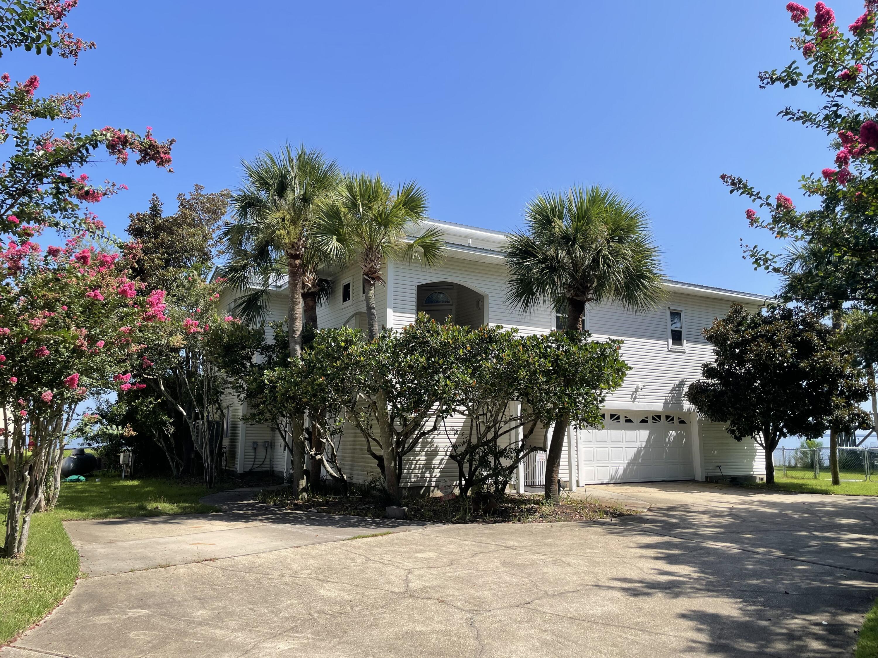Property Photo: 323 Bay Circle Drive FL 32459
