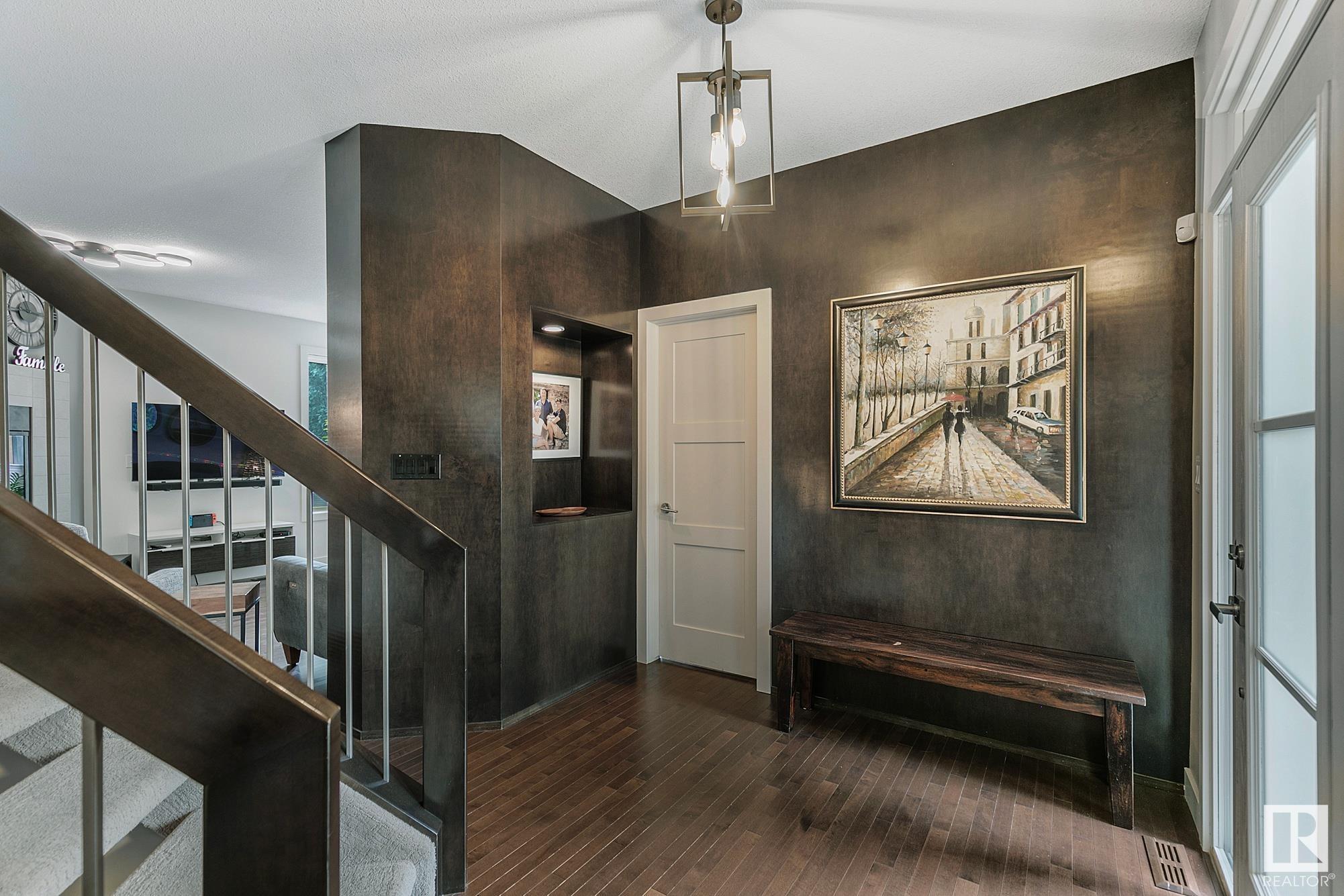 Property Photo:  314 Magrath Boulevard NW  AB T6R 0M7 