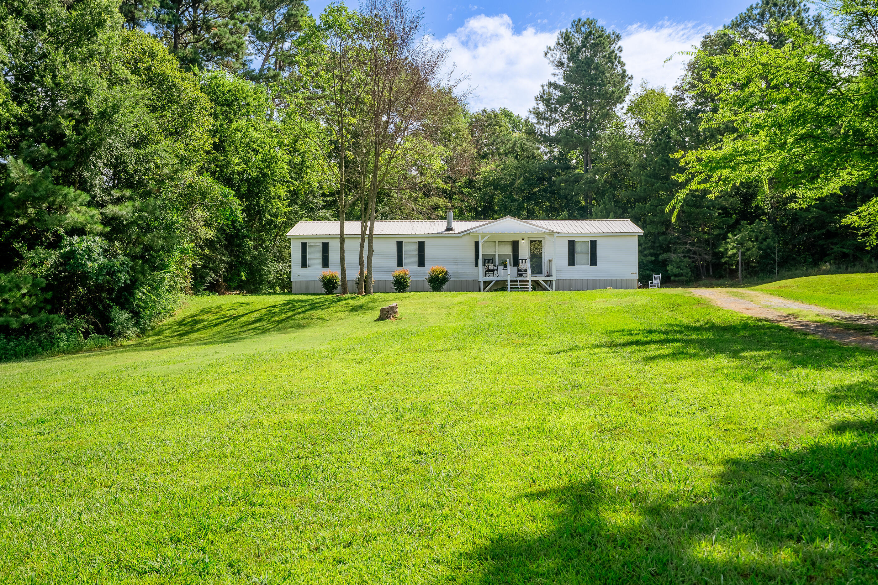 Property Photo: 63 Applewood Lane GA 30705
