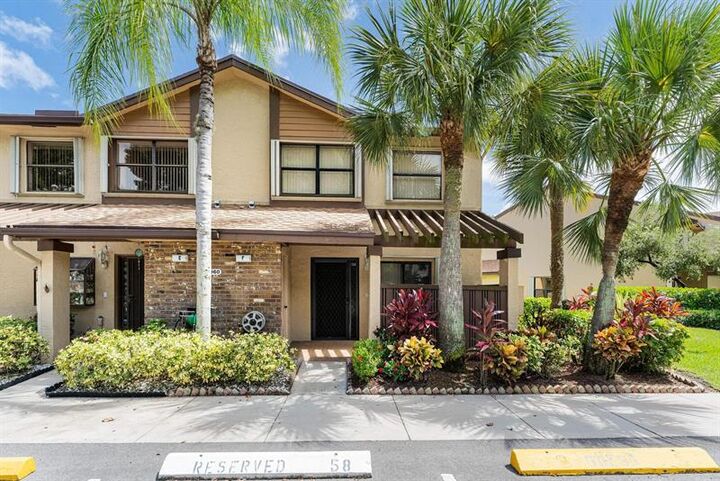 Property Photo: 3960 F Cocoplum Cir 3658 FL 33063