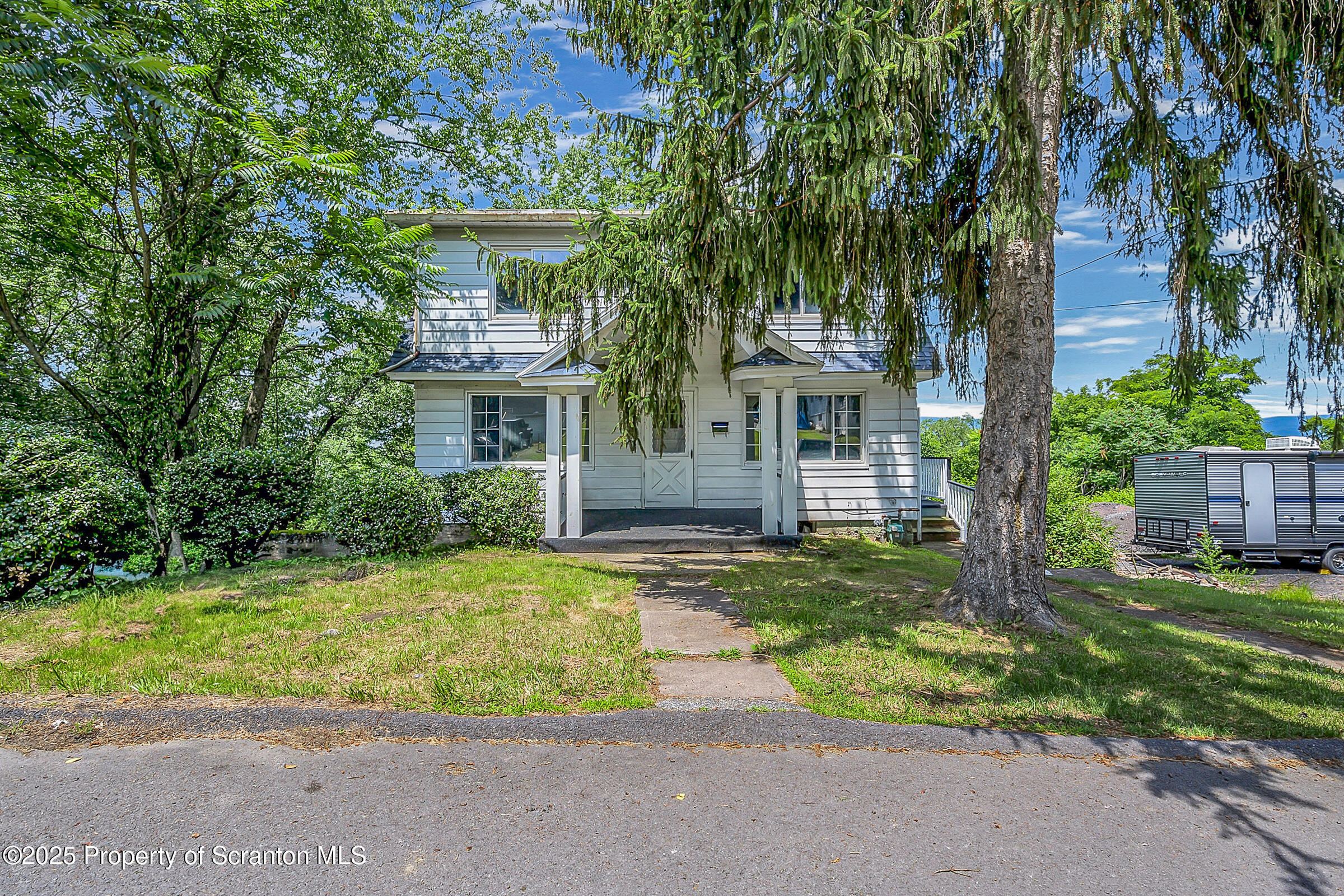 Property Photo: 826 Moltke Avenue PA 18505