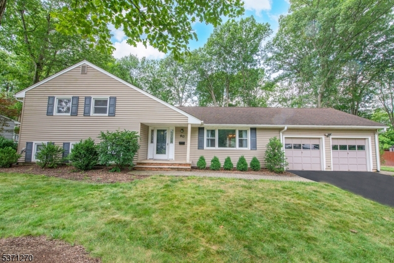 Property Photo: 90 Greenbriar Dr NJ 07922