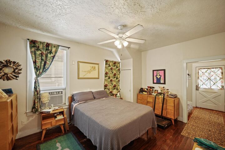 Property Photo: 1320 Alexander Street A TX 77008