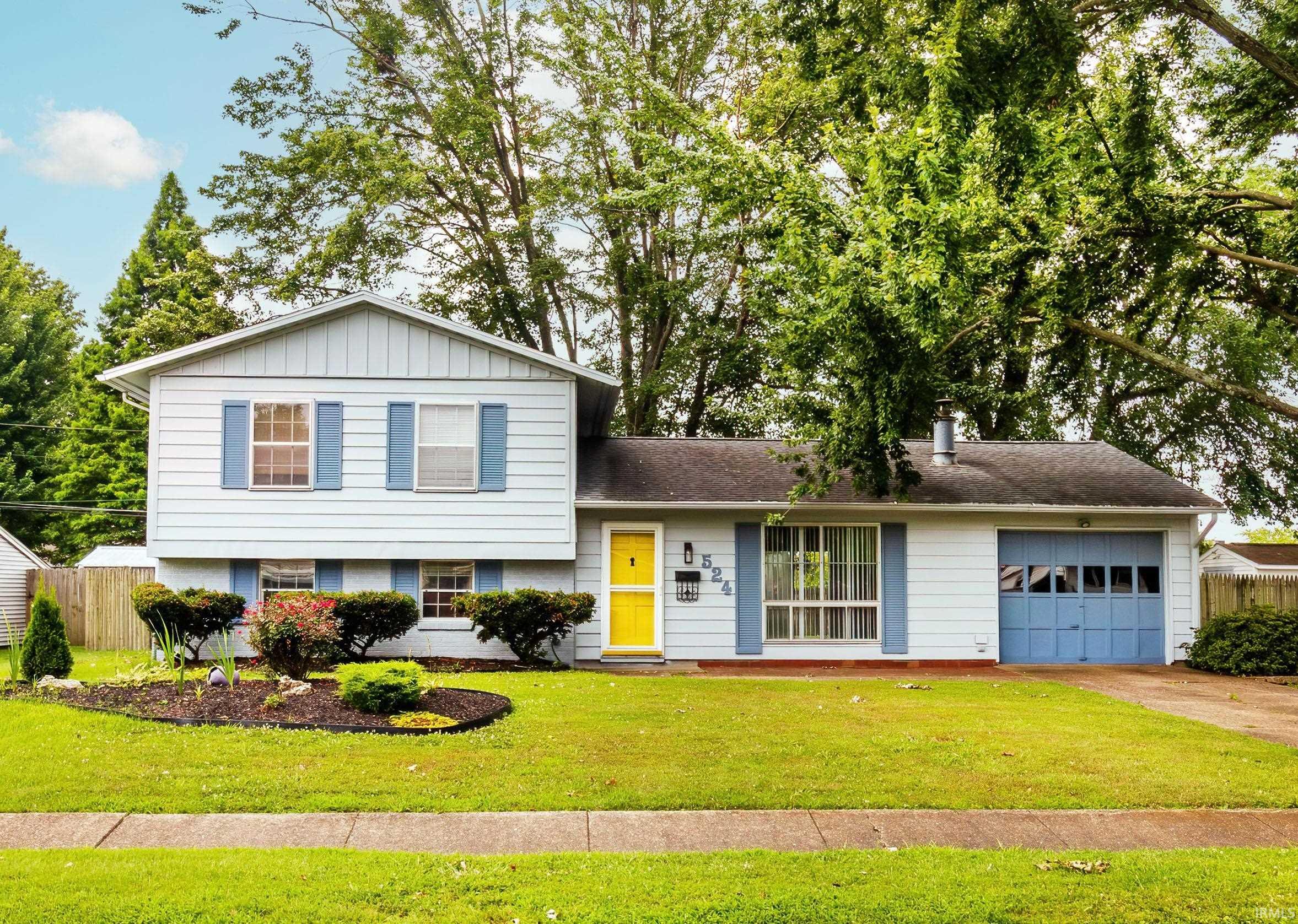 Property Photo: 524 Sheridan Road IN 47710