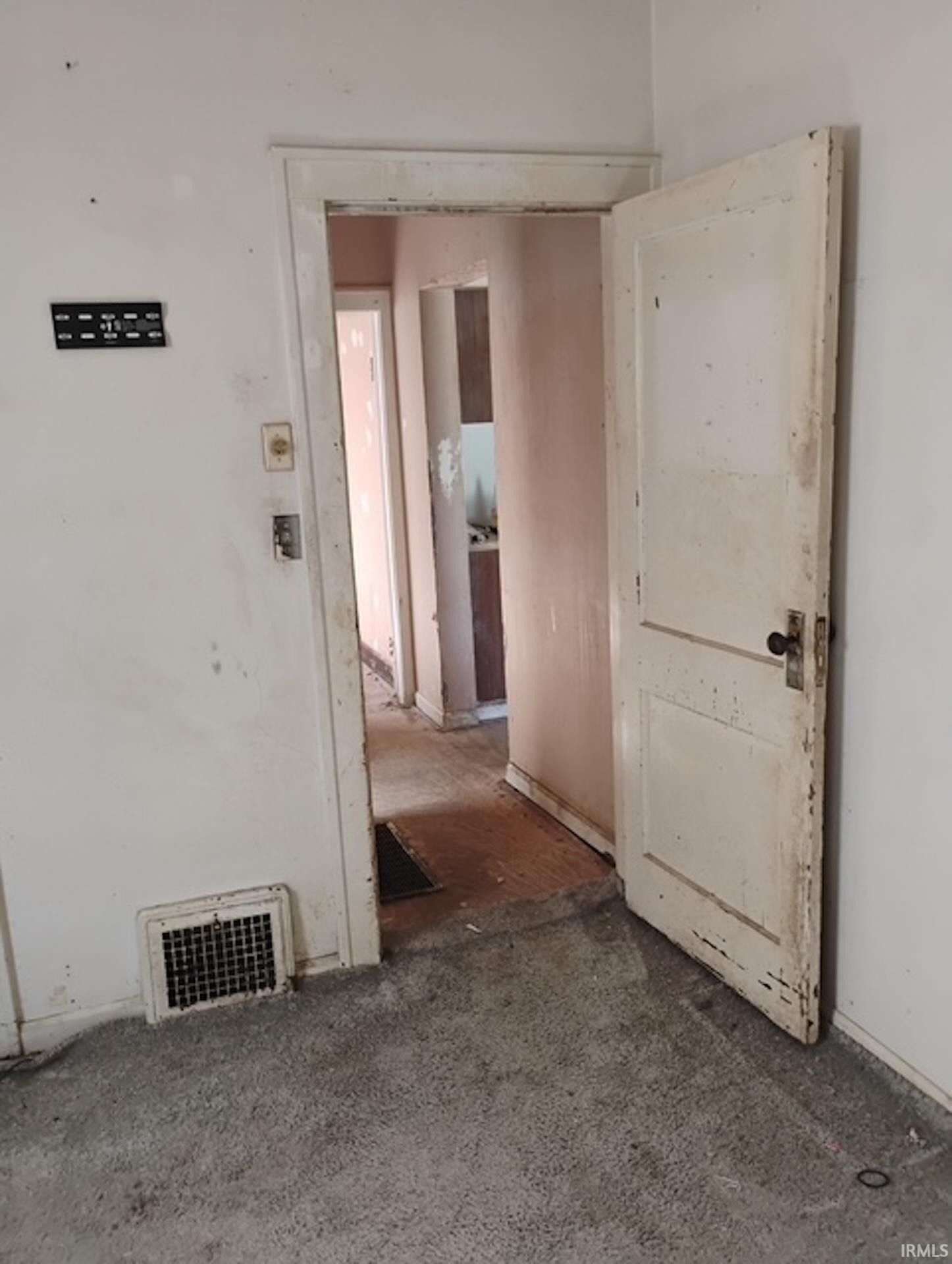 Property Photo: 707 E Missouri Street IN 47711